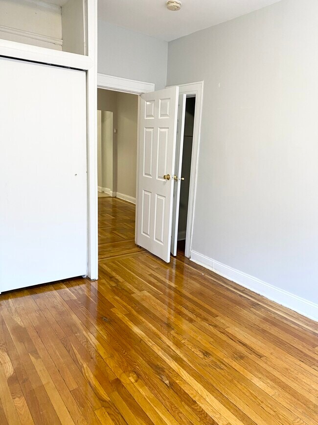 Foto del edificio - 5307 Palisade Ave