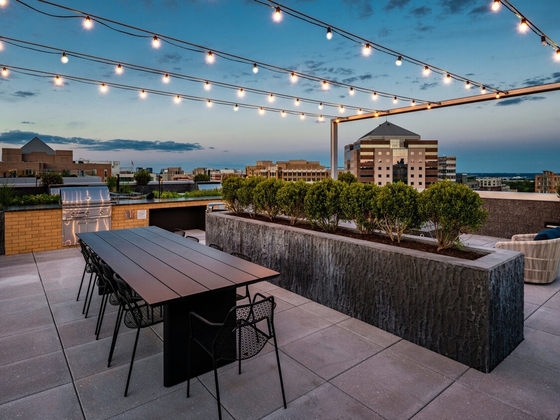 The Earl Apartments in Arlington, VA