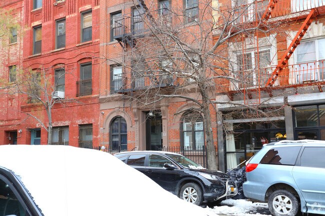 Building Photo - 435 E 12th St