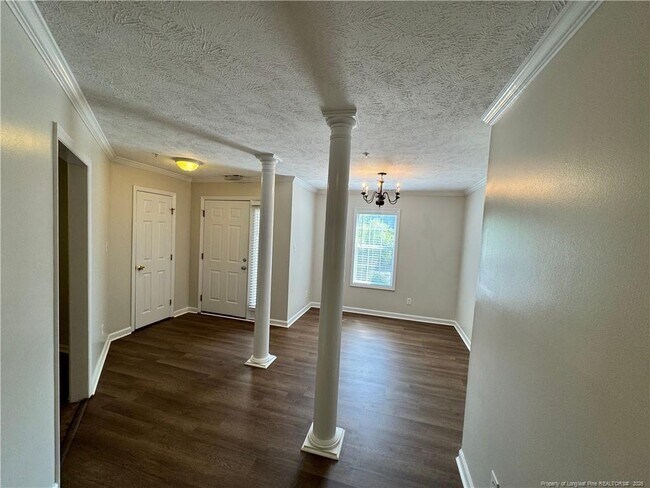 Foto del edificio - 300 Bubble Creek Ct