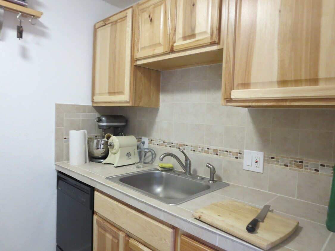 updated kitchen - 3423 Madison Ave