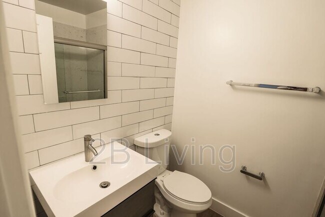 Foto del edificio - 1221 E 20th St
