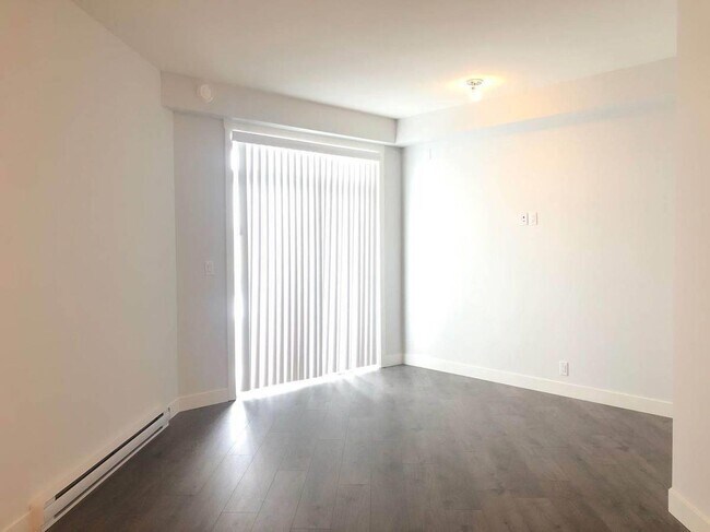 Photo du bâtiment - 20686 Eastleigh Crescent