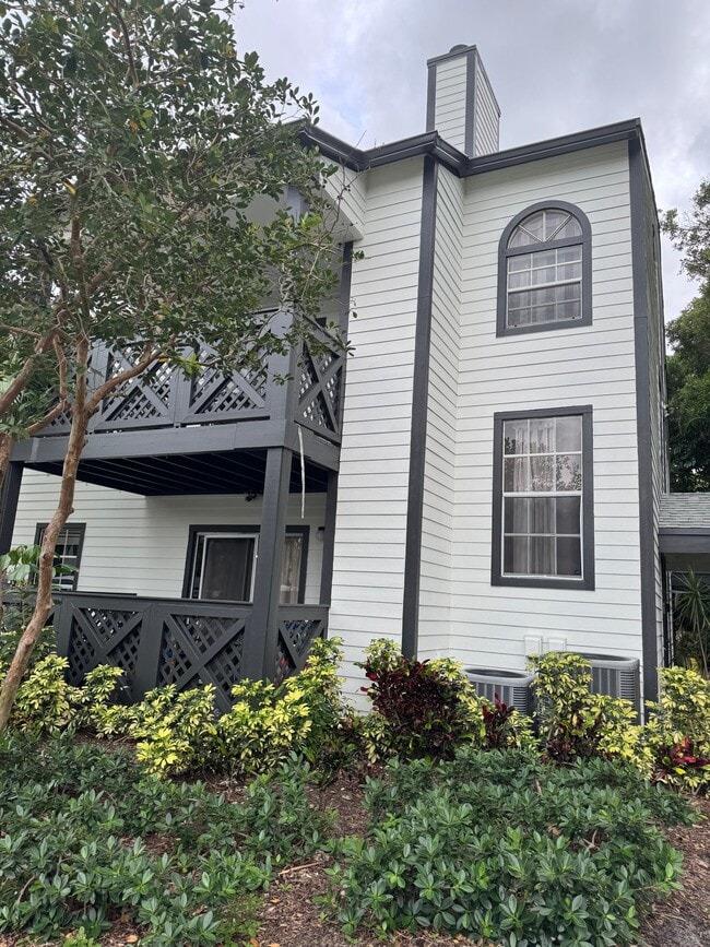 Building Photo - 5080 Heatherhill Ln