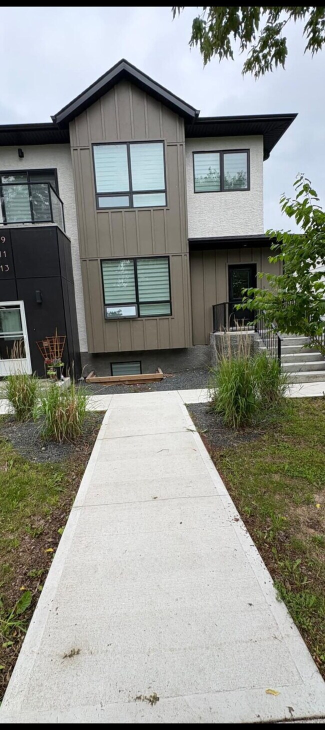 Building Photo - 111 Rue Youville