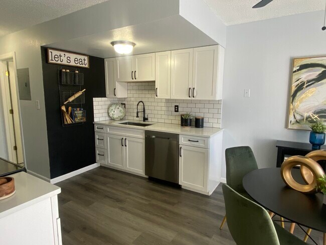 Foto del edificio - 4356 Hawks Lookout Ln