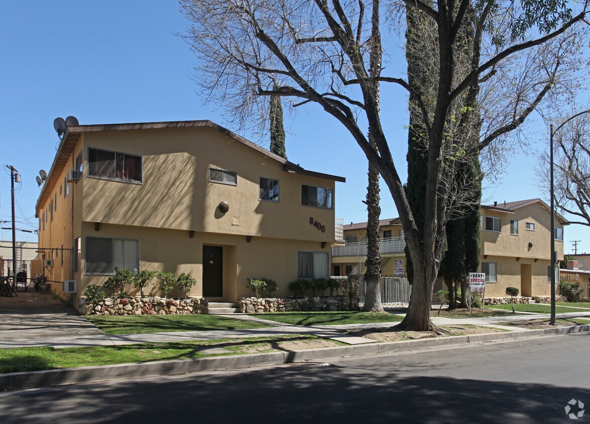 Primary Photo - 8400 Amigo Ave