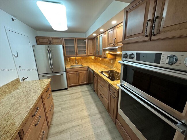 Foto del edificio - 6039 Collins Ave