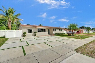 Building Photo - 19625 NW 6th Pl