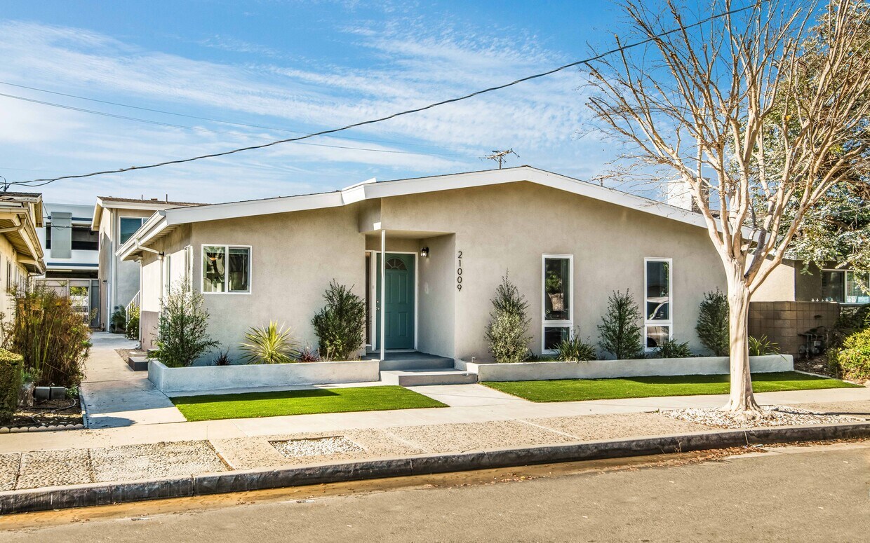 Foto principal - 21009 Wood Ave