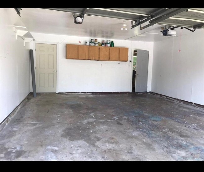 Building Photo - 413 Darlene Ln