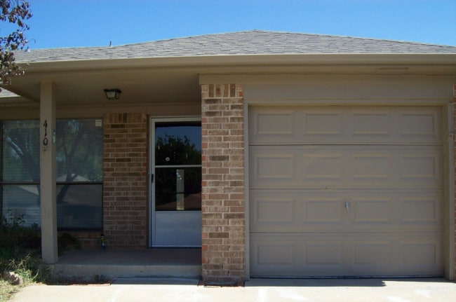 Photo - 410 S Greengate Dr House