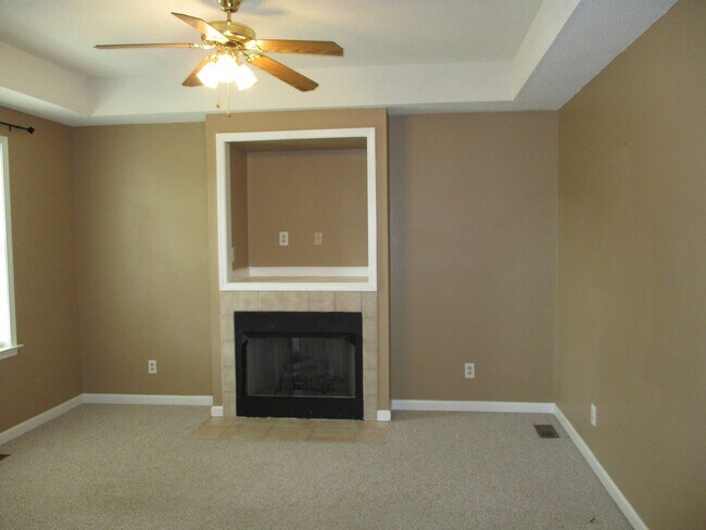 Foto del edificio - 3 Bedroom Home For Rent in the Deertrail Subdivision!