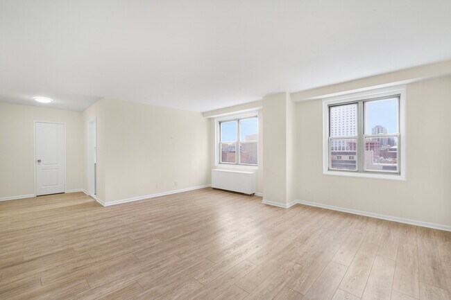 Foto del edificio - 225 Saint Pauls Ave