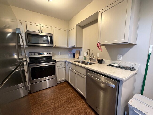 Foto del edificio - 429 Moores Mill Rd