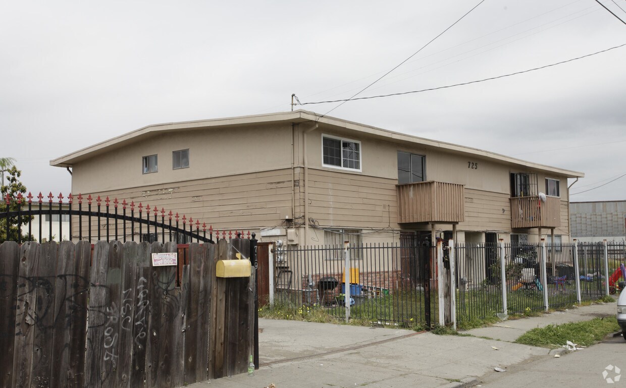Foto del edificio - 725 S Elmhurst Ave
