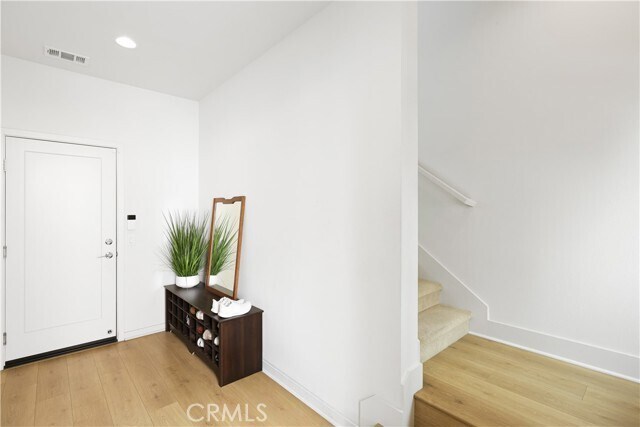 Foto del edificio - 166 Novel