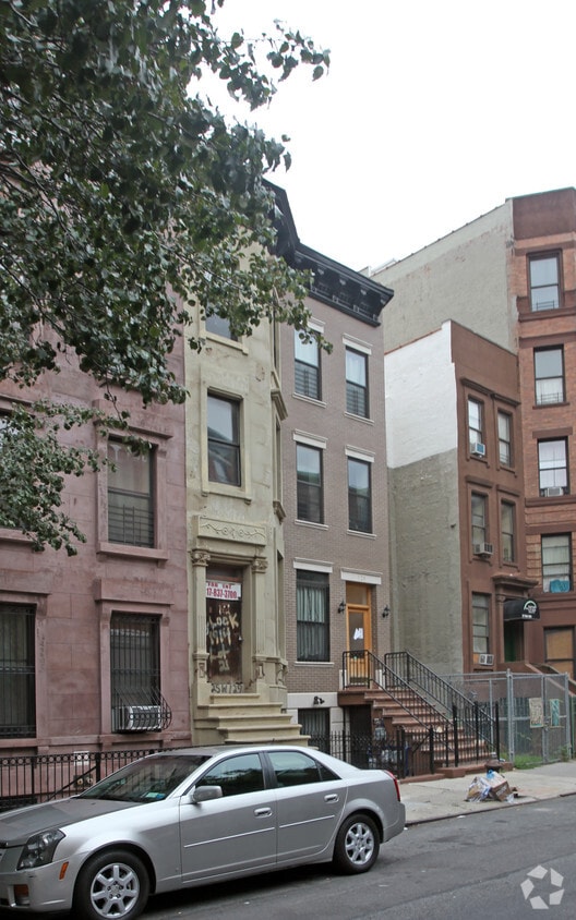 Building Photo - 125 W 129th St