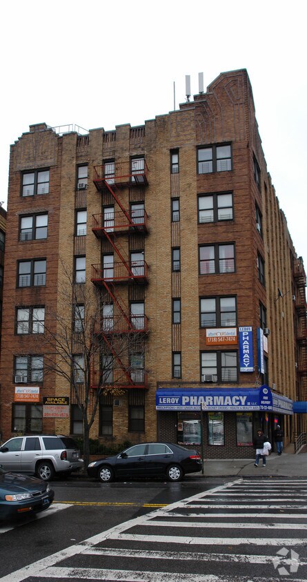 Foto del edificio - 3510 Bainbridge Ave