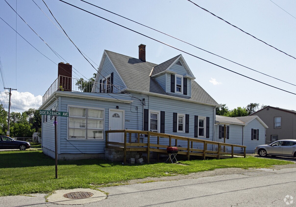Primary Photo - 2701-2701.5 Tremper Ave