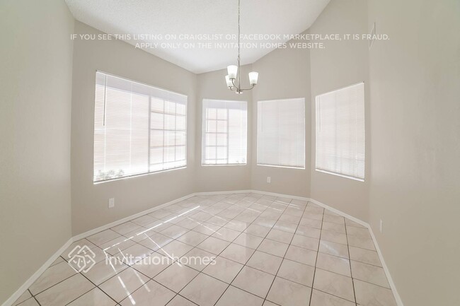 Foto del edificio - 6334 W Golden Ln