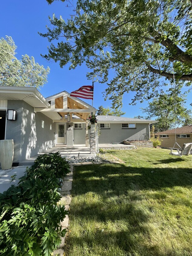 2908 E Weaver Ave, Centennial, CO 80121 House for Rent in Centennial