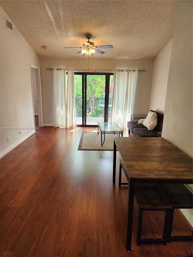 Foto del edificio - 10141 W Sunrise Blvd