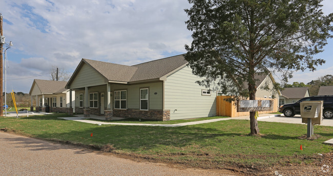 Fenced Yards and Reserved Parking - Down Home Square