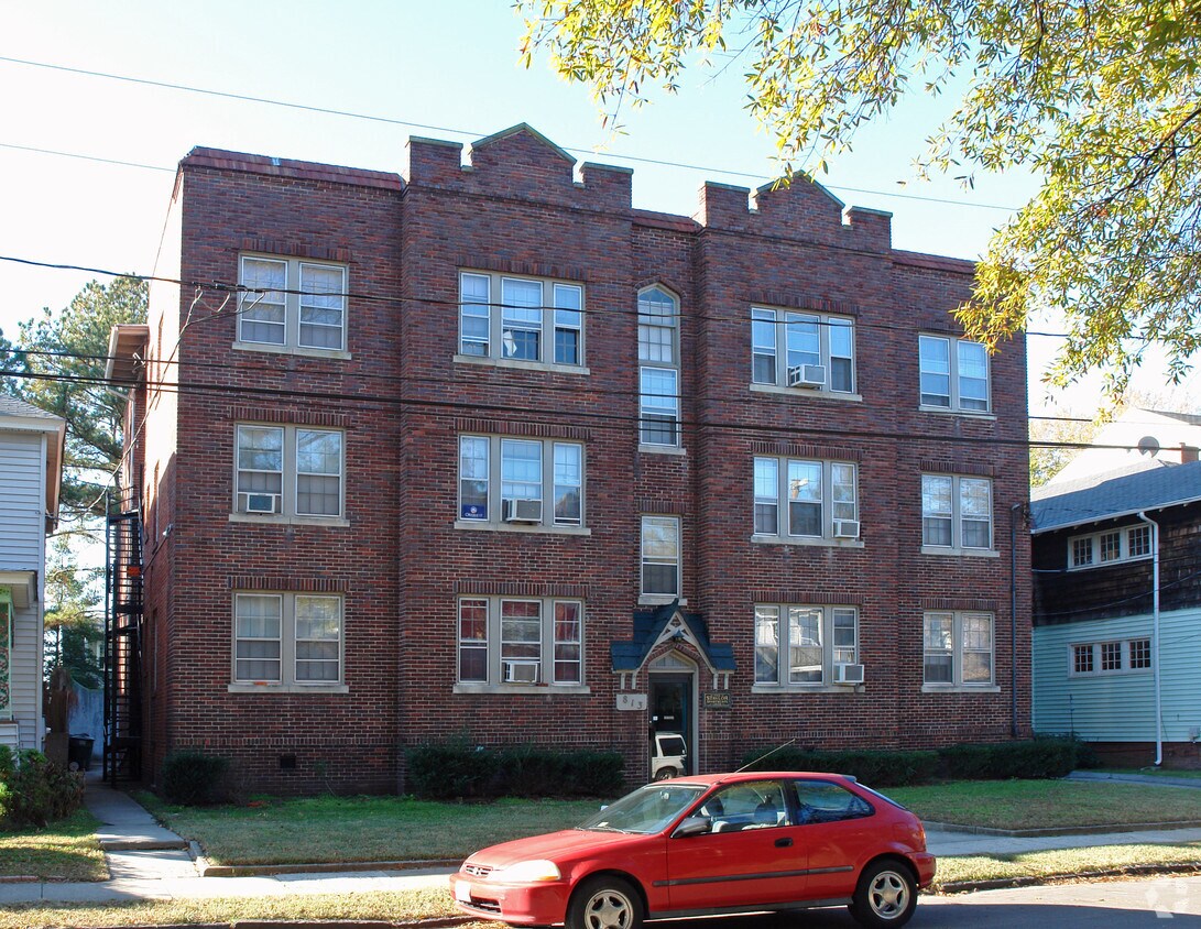 Primary Photo - The Staylor Apartment