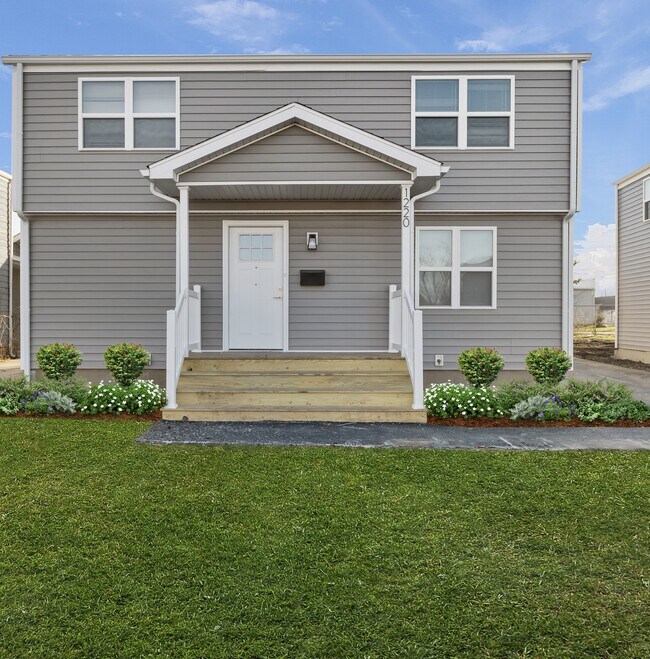 Poplar Place Apartments in Springfield, IL