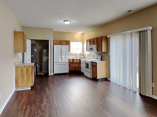 Foto del edificio - 8030 Maple Stream Lane
