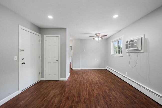 Foto del edificio - Spacious 1BR/1Bath apartment Available Ear...