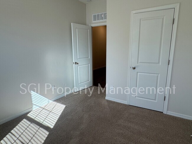 Building Photo - 2380 E Santa Ynez Dr