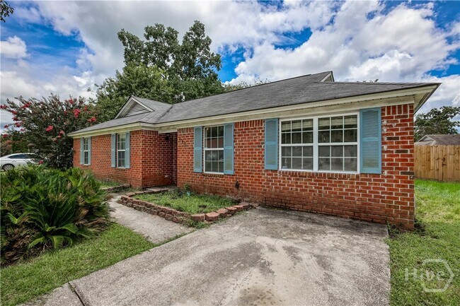 Building Photo - 110 Laurelwood Dr