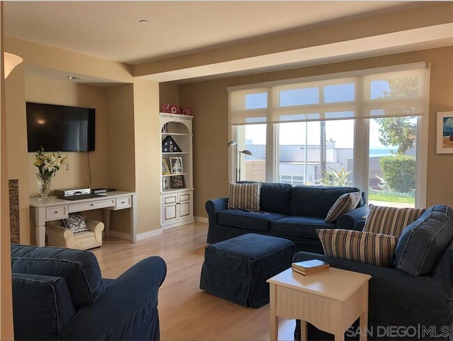 Building Photo - 5430 La Jolla Blvd