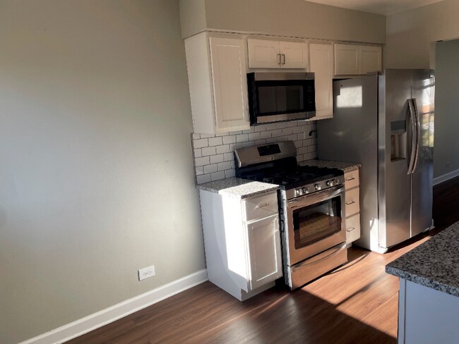 Building Photo - 3098 Lynnwood Ct