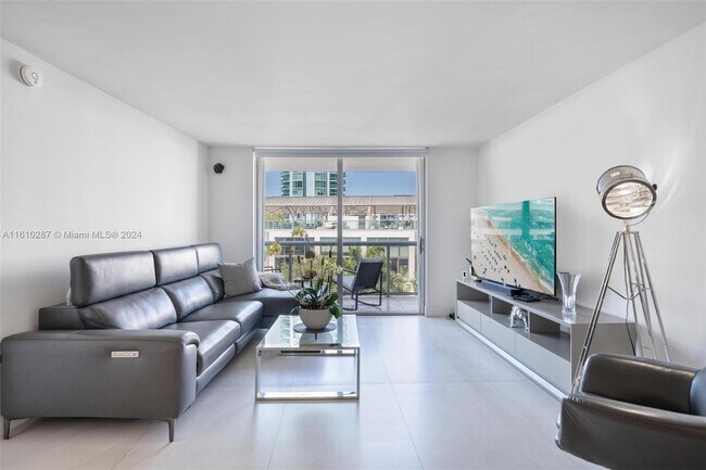 Foto del edificio - 6039 Collins Ave