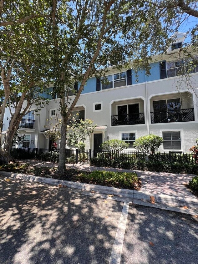 42 NW 3rd Ave, Delray Beach, FL 33444 Townhome Rentals in Delray Beach FL