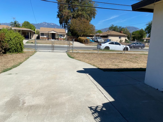Building Photo - 10860 Freer Ave