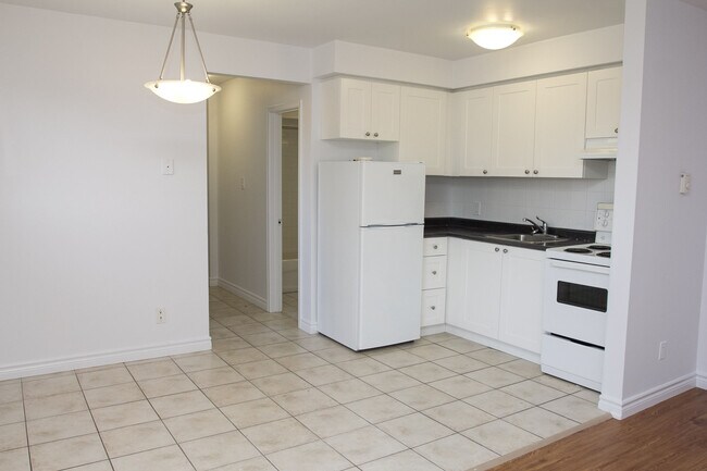 Photo du bâtiment - Fairway Apartments