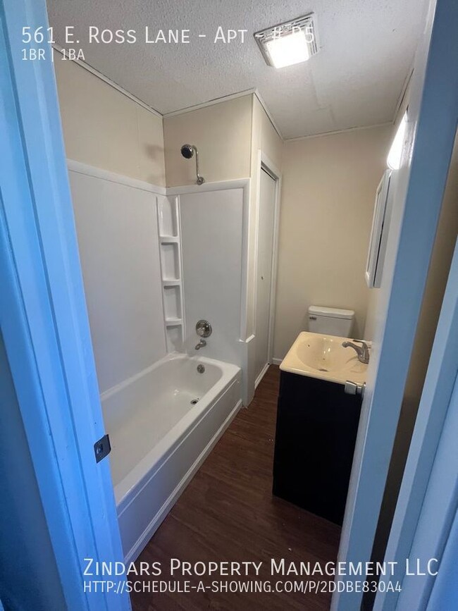 Foto del edificio - 1 bedroom 1 bathroom apartment on Ross Lane