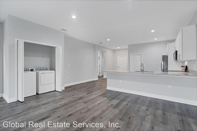Foto del edificio - 3 br, 2 bath House - 9334 Agate St.