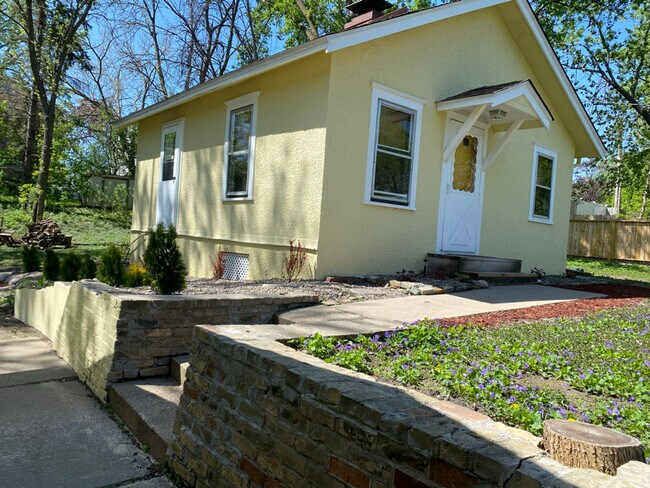 Foto del edificio - 4832 Westbrook Ln