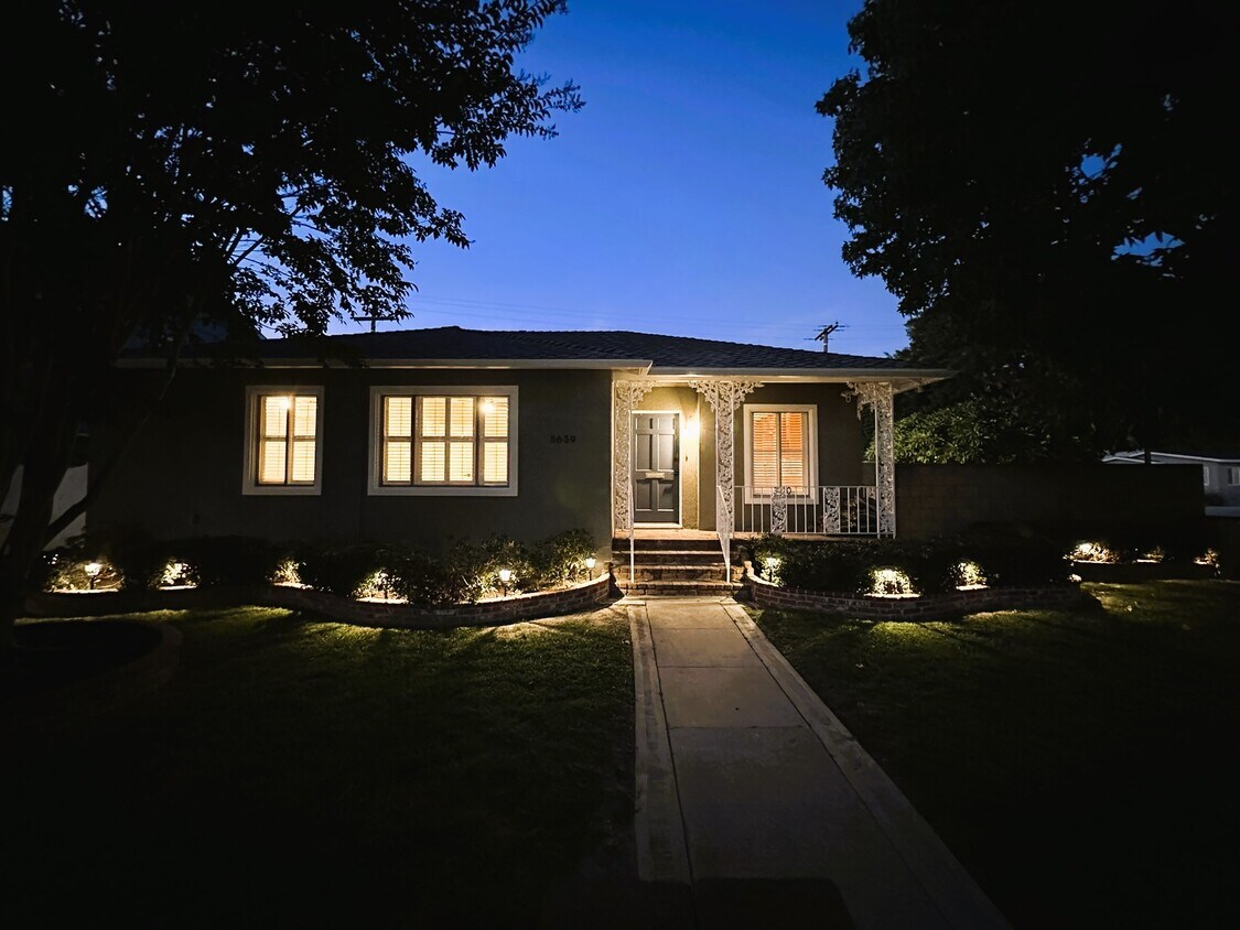Foto principal - 5639 E Spring St