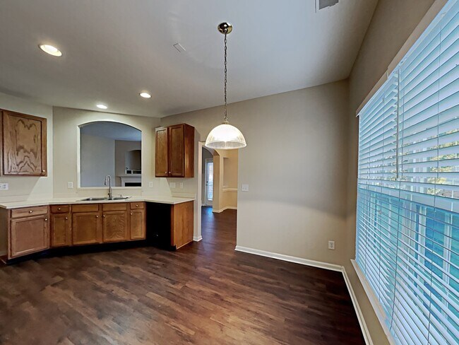 Building Photo - 6322 Sackett Way
