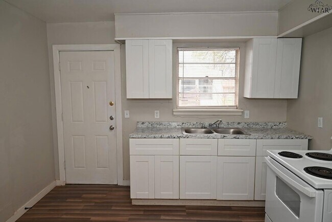 Foto del edificio - 600 E 1st St