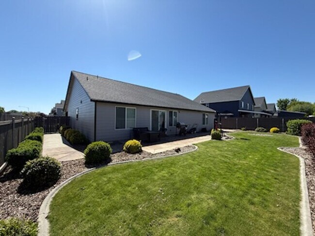 Foto del edificio - Single Story Home in Quiet Family Friendly Neighborhood