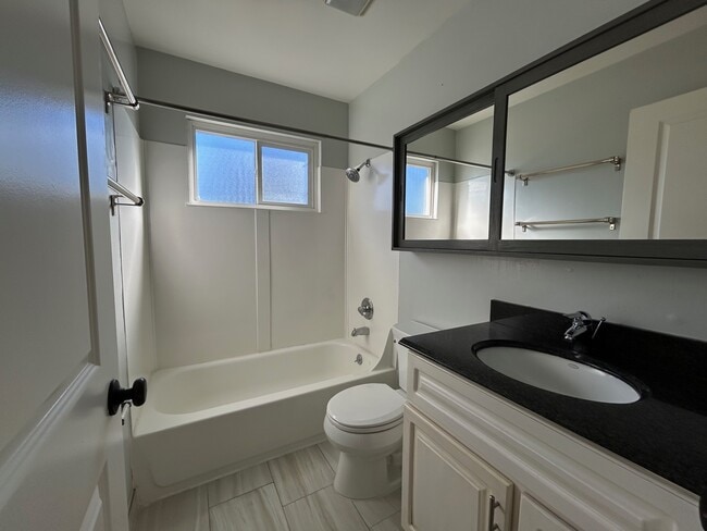Bathroom - 2249 Bonar St