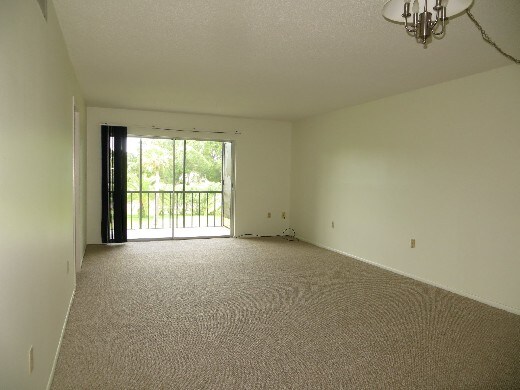Foto del edificio - 160 Cypress Ln