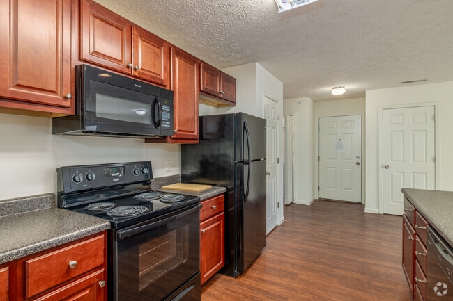 2BR, 2BA - 1,136SF - Kitchen - McCormick Manor